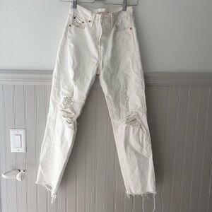 🤍 Levi’s Wedgie Straight Jeans – Size 25 | White Distressed Denim | Iconic Fit